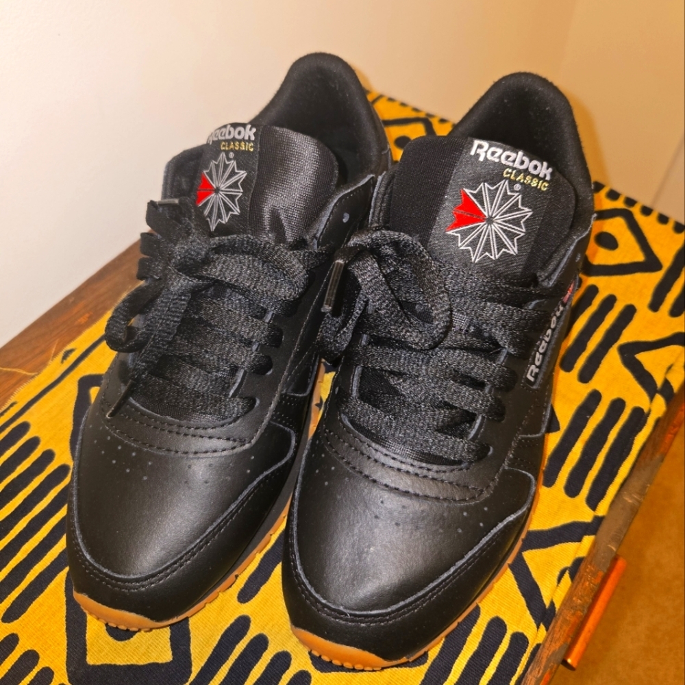 Reebok Classics Unisex size 7 adult